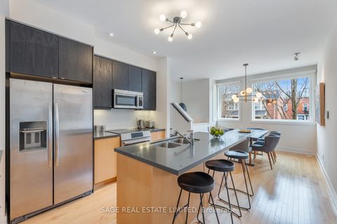 Photo 1 at 10A Cecil Street, Chinatown, Toronto