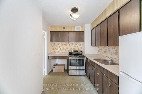 Photo 5 at 306 - 151 La Rose Avenue, Humber Heights, Toronto