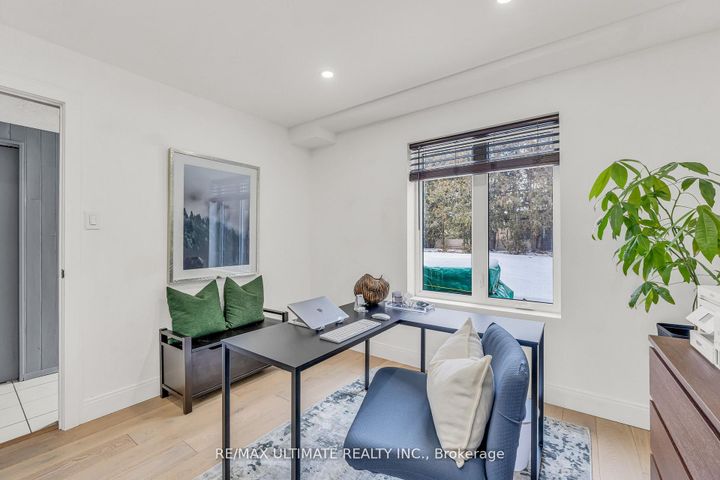 Photo 20 at 37 Banbury Court, Avondale, Brampton