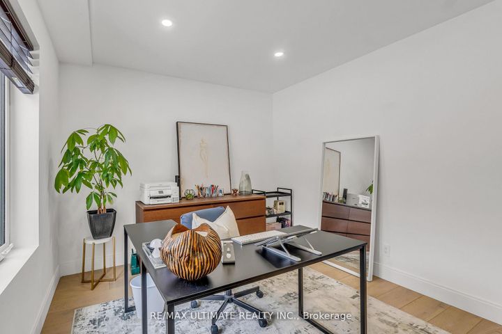 Photo 21 at 37 Banbury Court, Avondale, Brampton