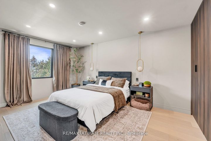 Photo 25 at 37 Banbury Court, Avondale, Brampton