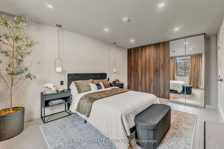 Photo 26 at 37 Banbury Court, Avondale, Brampton