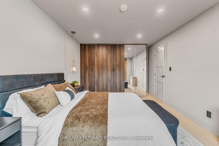 Photo 27 at 37 Banbury Court, Avondale, Brampton