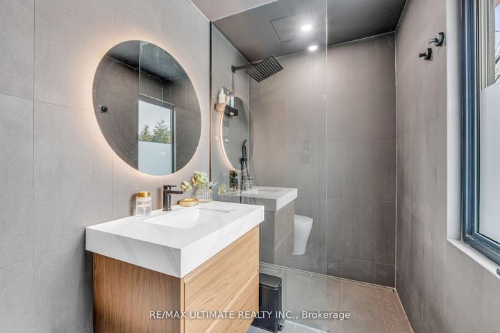 Photo 28 at 37 Banbury Court, Avondale, Brampton