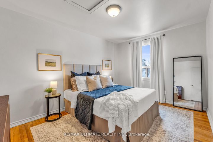 Photo 31 at 37 Banbury Court, Avondale, Brampton