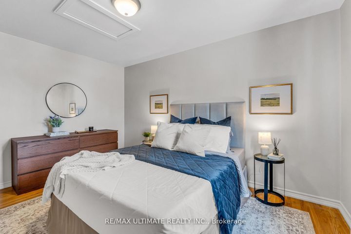 Photo 32 at 37 Banbury Court, Avondale, Brampton