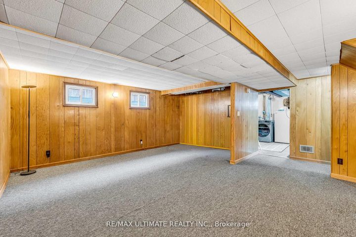 Photo 36 at 37 Banbury Court, Avondale, Brampton