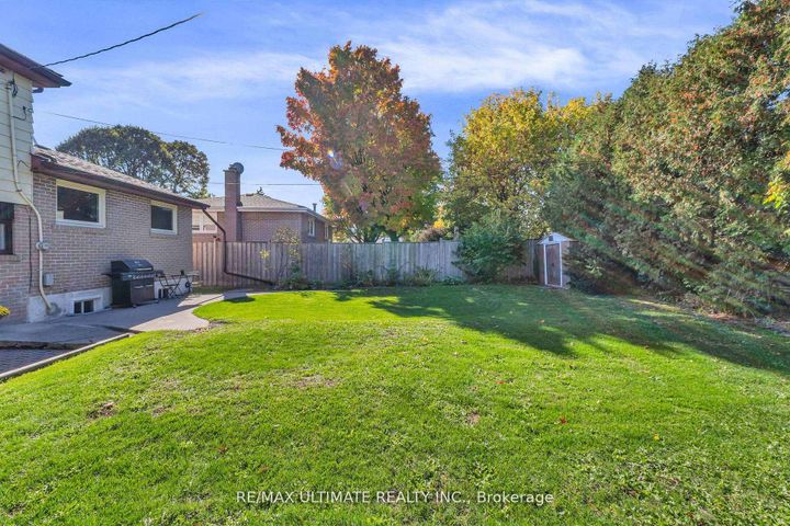 Photo 39 at 37 Banbury Court, Avondale, Brampton