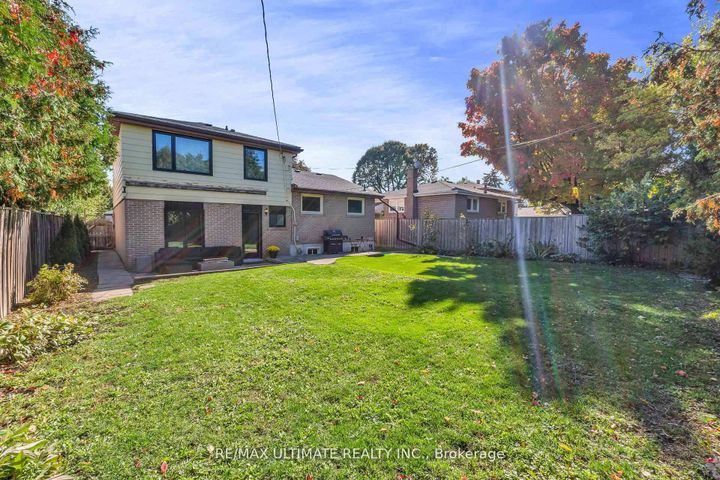 Photo 41 at 37 Banbury Court, Avondale, Brampton