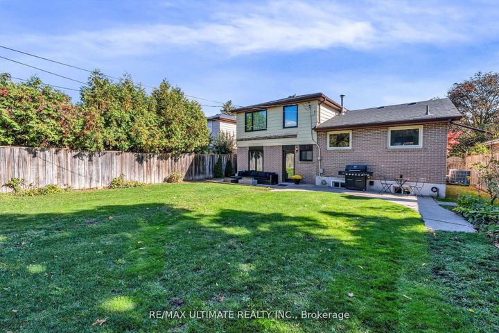 Photo 42 at 37 Banbury Court, Avondale, Brampton