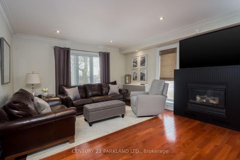 Photo 5 at 45 Deevale Road, CFB, Toronto