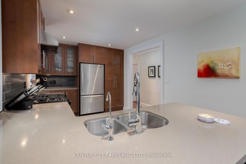 Photo 11 at 45 Deevale Road, CFB, Toronto