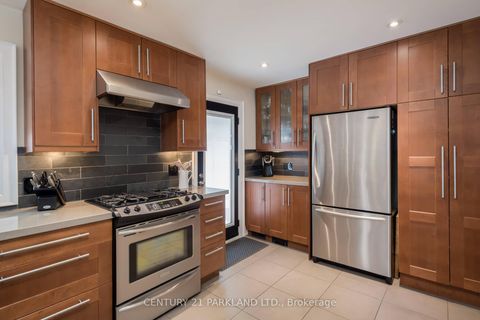 Photo 13 at 45 Deevale Road, CFB, Toronto