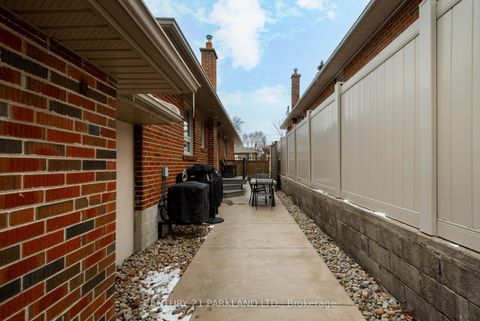 Photo 43 at 45 Deevale Road, CFB, Toronto