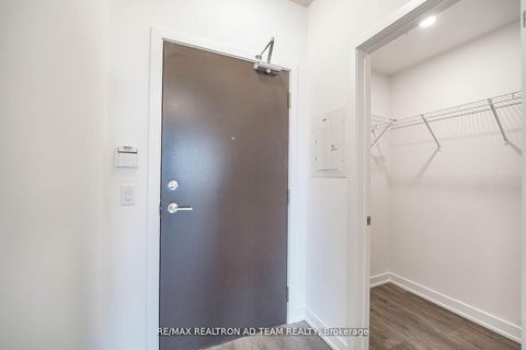 Photo 7 at 2003 - 38 Honeycrisp Crescent, Vaughan Corporate Centre, Vaughan