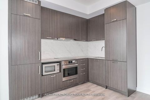 Photo 14 at 2003 - 38 Honeycrisp Crescent, Vaughan Corporate Centre, Vaughan