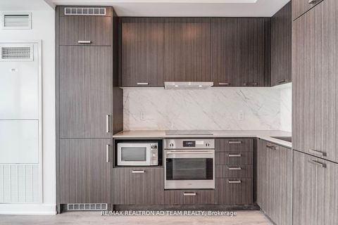 Photo 15 at 2003 - 38 Honeycrisp Crescent, Vaughan Corporate Centre, Vaughan