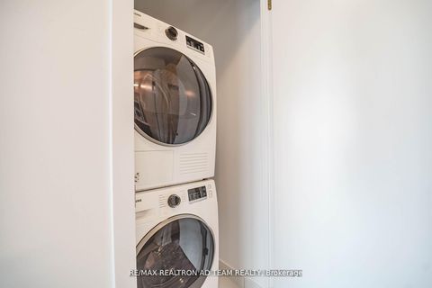 Photo 21 at 2003 - 38 Honeycrisp Crescent, Vaughan Corporate Centre, Vaughan