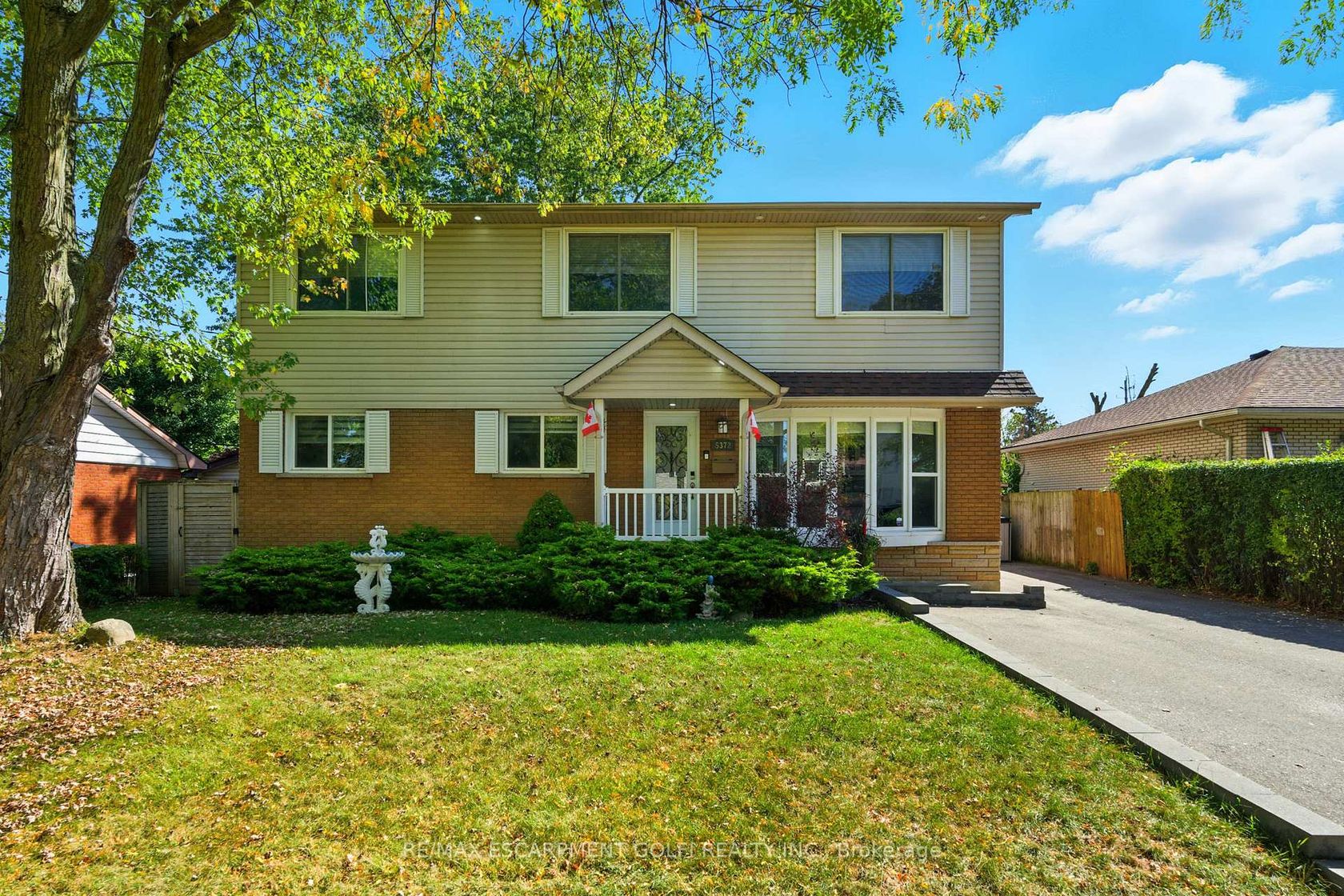 5372 Spruce Avenue, Appleby, Burlington 