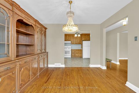 Photo 4 at 382 Hillmount Avenue, Glen Park, Toronto