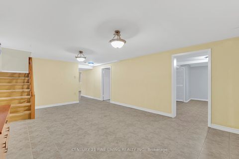 Photo 10 at 382 Hillmount Avenue, Glen Park, Toronto