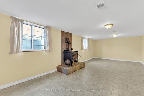 Photo 13 at 382 Hillmount Avenue, Glen Park, Toronto