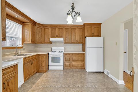 Photo 19 at 382 Hillmount Avenue, Glen Park, Toronto