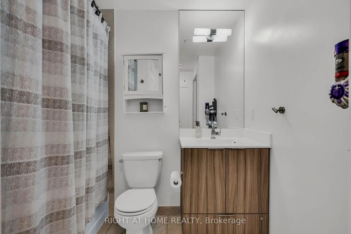 Photo 9 at 4006 - 56 Annie Craig Drive, Mimico, Toronto