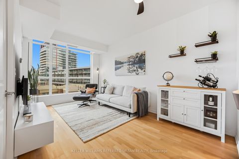 Photo 8 at 522 - 628 Fleet Street, Niagara, Toronto