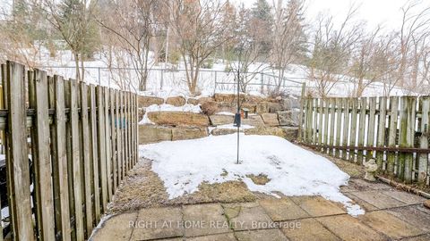 Photo 12 at 23 - 52 Adelade Street, Allandale, Barrie