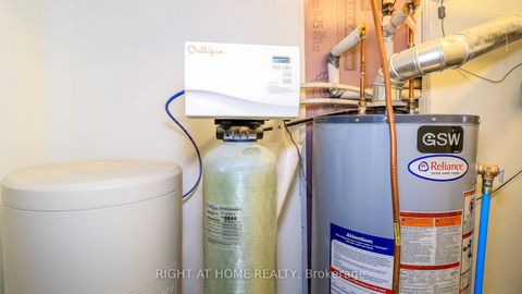 Photo 23 at 23 - 52 Adelade Street, Allandale, Barrie