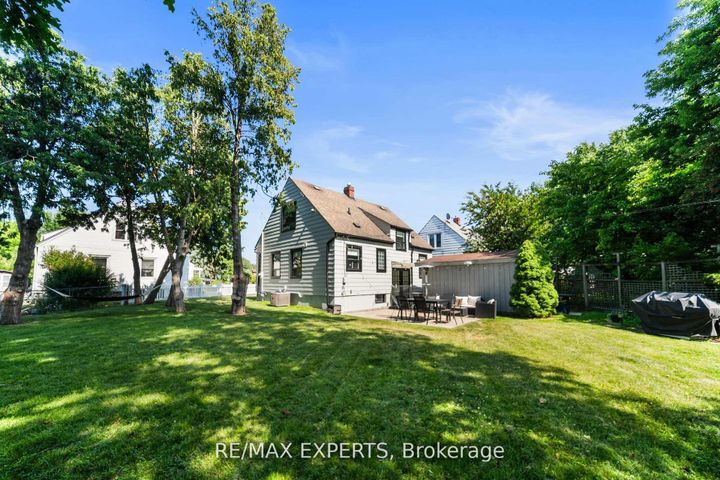 Photo 3 at 6 Mccallum Court, Queensway, Toronto