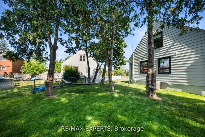 Photo 4 at 6 Mccallum Court, Queensway, Toronto