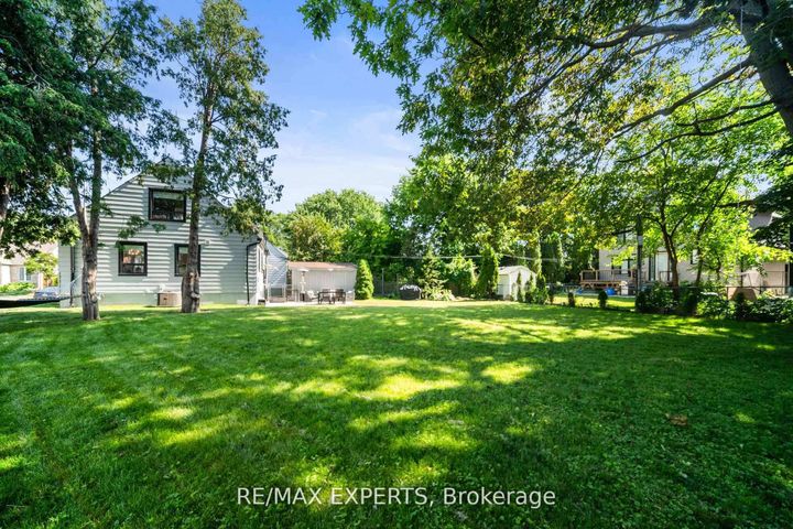 Photo 6 at 6 Mccallum Court, Queensway, Toronto