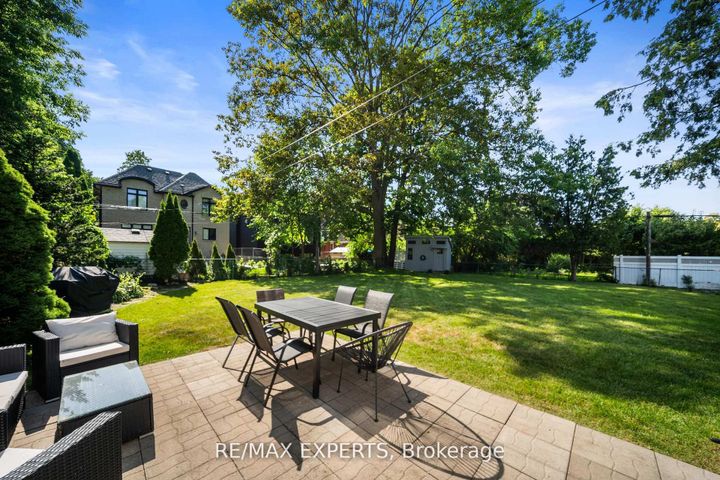 Photo 8 at 6 Mccallum Court, Queensway, Toronto