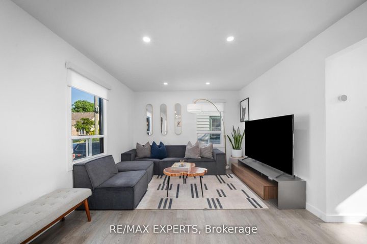 Photo 12 at 6 Mccallum Court, Queensway, Toronto