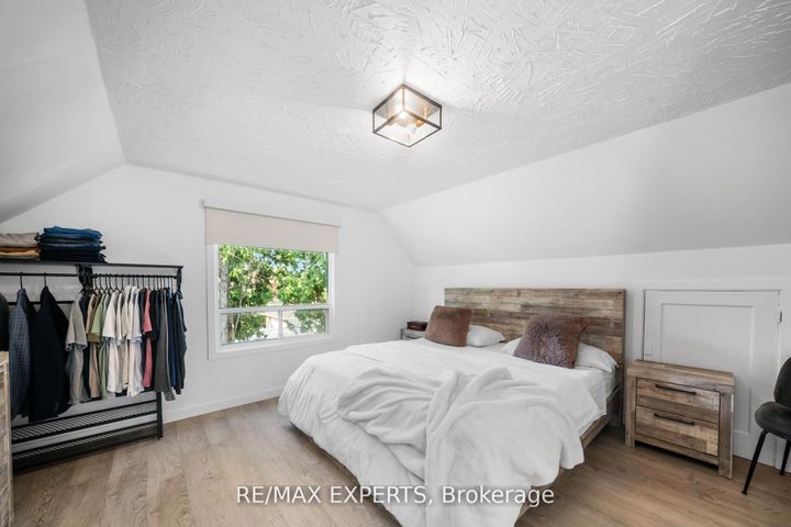 Photo 18 at 6 Mccallum Court, Queensway, Toronto