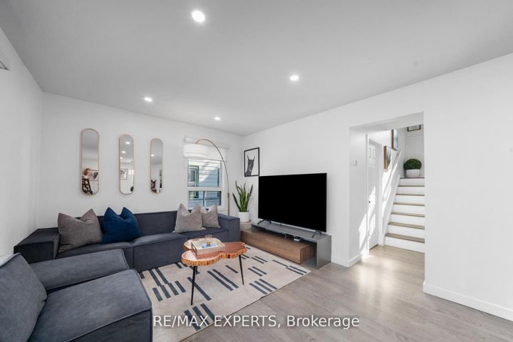 Photo 22 at 6 Mccallum Court, Queensway, Toronto