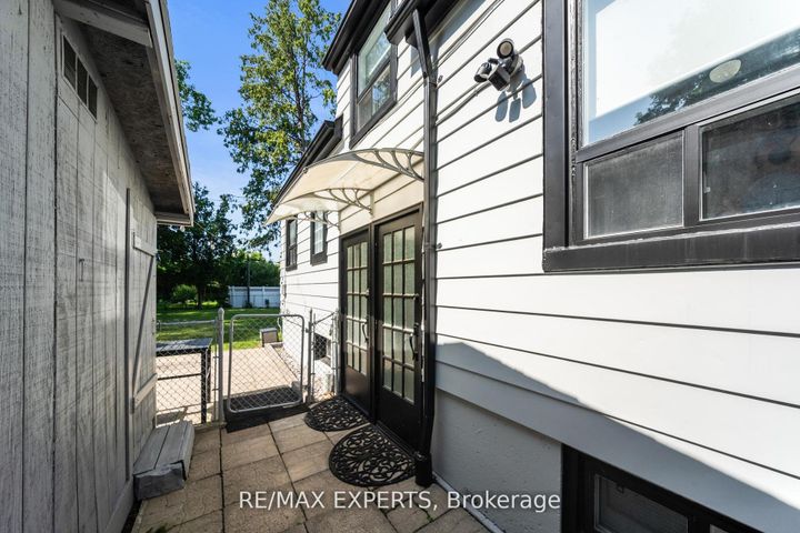 Photo 43 at 6 Mccallum Court, Queensway, Toronto