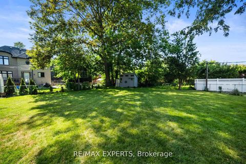 Photo 7 at 6 Mccallum Court, Queensway, Toronto