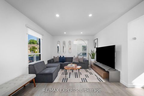 Photo 12 at 6 Mccallum Court, Queensway, Toronto