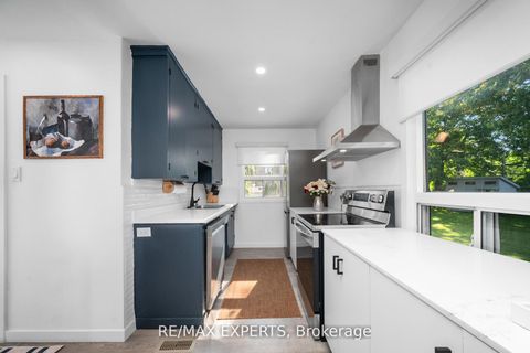 Photo 14 at 6 Mccallum Court, Queensway, Toronto