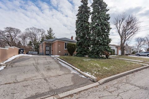 Photo 1 at 101 Barrymore Road, Bendale, Toronto