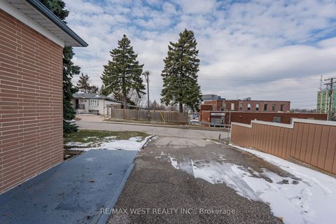 Photo 3 at 101 Barrymore Road, Bendale, Toronto