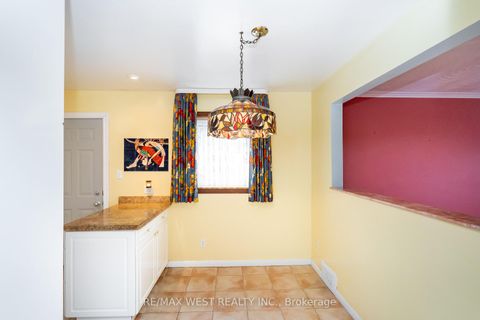 Photo 11 at 101 Barrymore Road, Bendale, Toronto