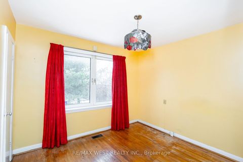 Photo 20 at 101 Barrymore Road, Bendale, Toronto