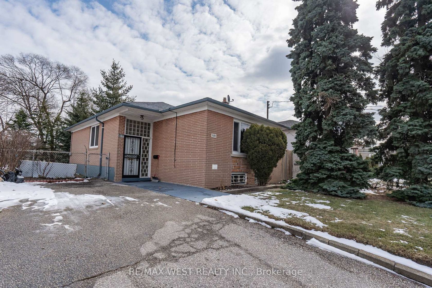 101 Barrymore Road, Bendale, Toronto photo number 2