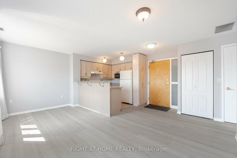 Photo 10 at 306 - 1387 Bayview Avenue, Leaside, Toronto