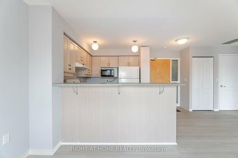 Photo 12 at 306 - 1387 Bayview Avenue, Leaside, Toronto