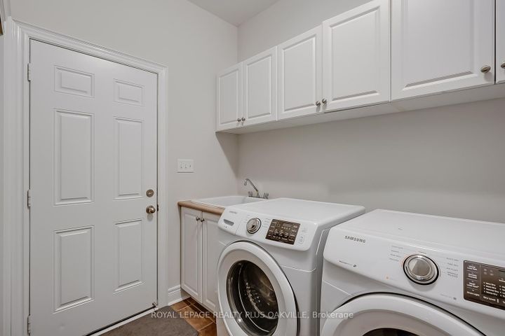 Photo 18 at 3339 Skipton Lane, BC Bronte Creek, Oakville